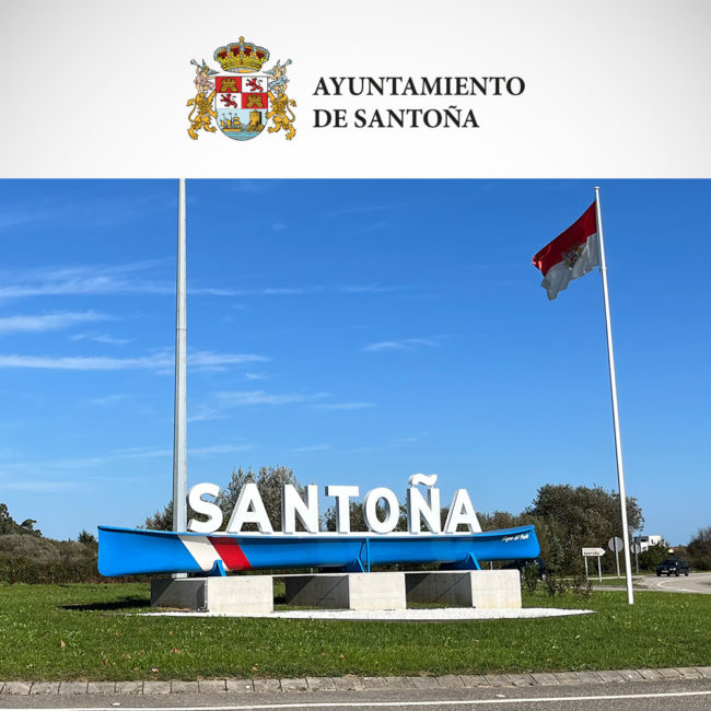 Letras y trainera rotonda Santoña - Berria