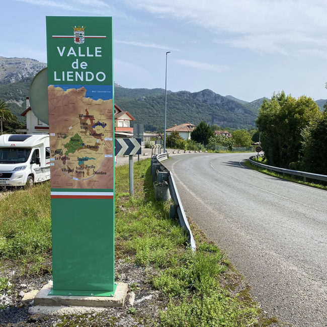 Tótem bienvenido Valle de Liendo