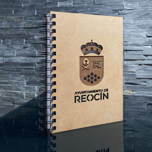 Cuaderno personalizado con tapas de madera