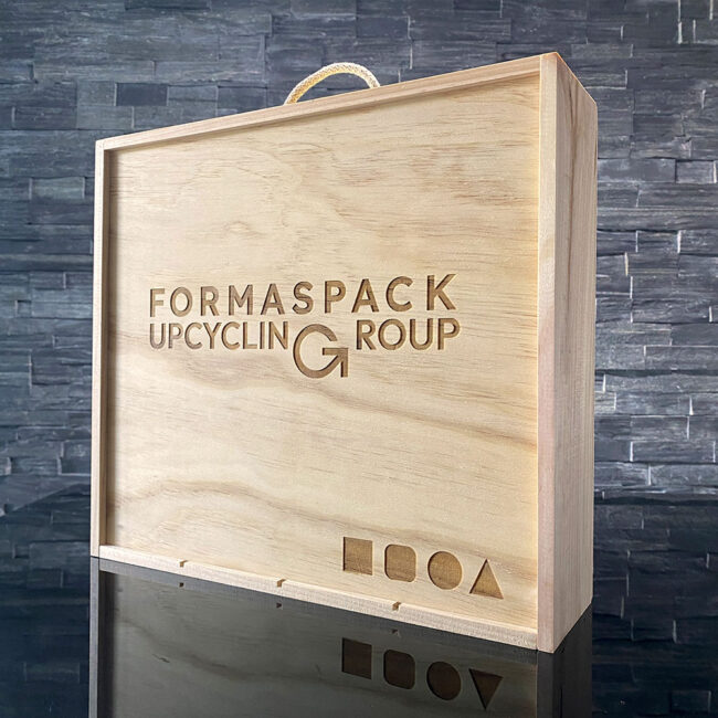 Caja de madera grabada a láser en Cantabria