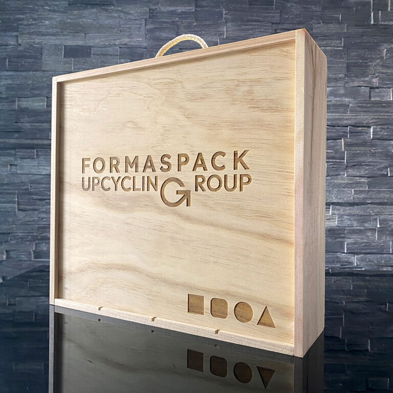 Caja de madera grabada a láser en Cantabria